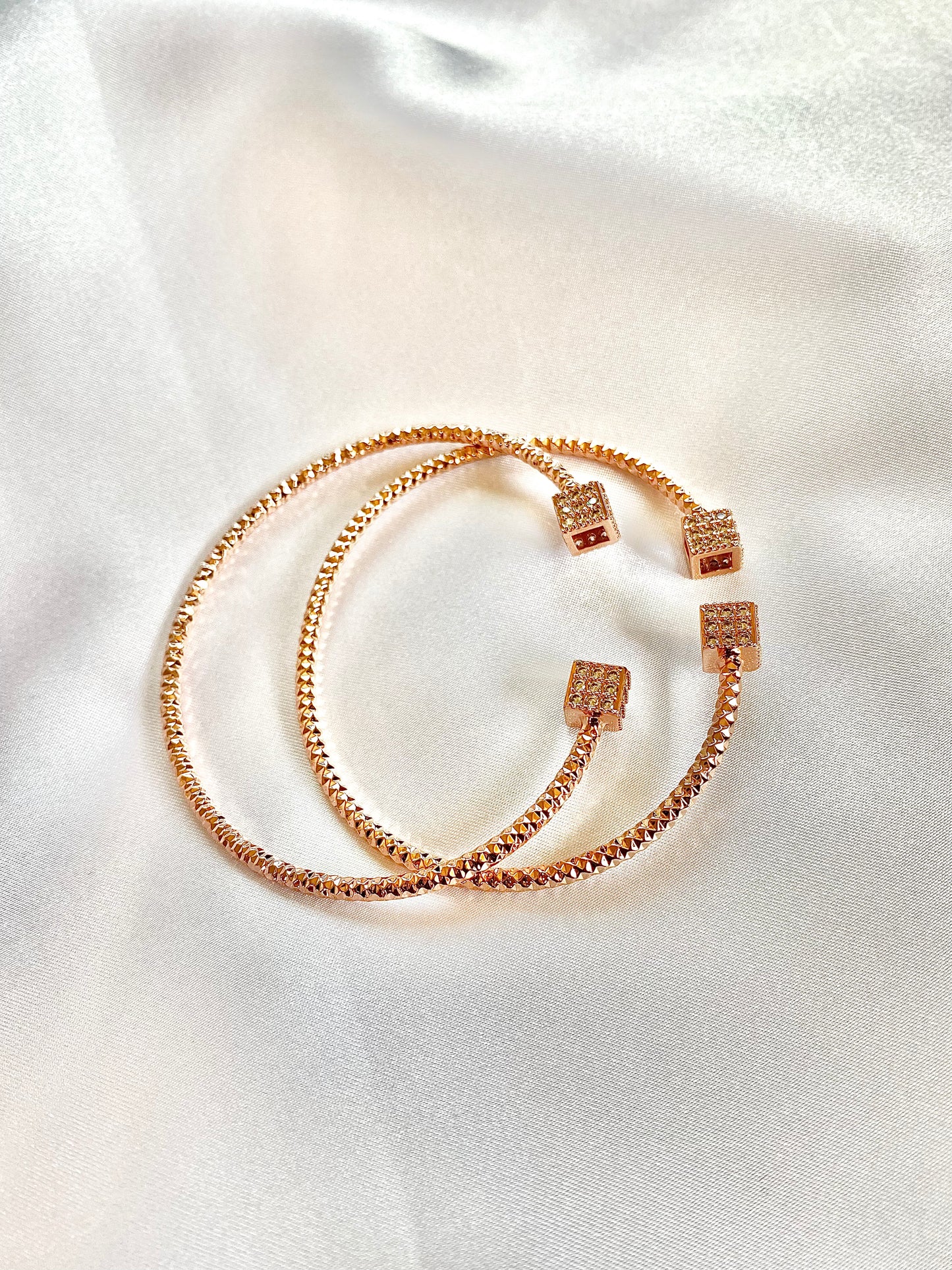 Crystal Rose Gold Cuff Bracelet – 18K Gold-Plated Open Bangle
