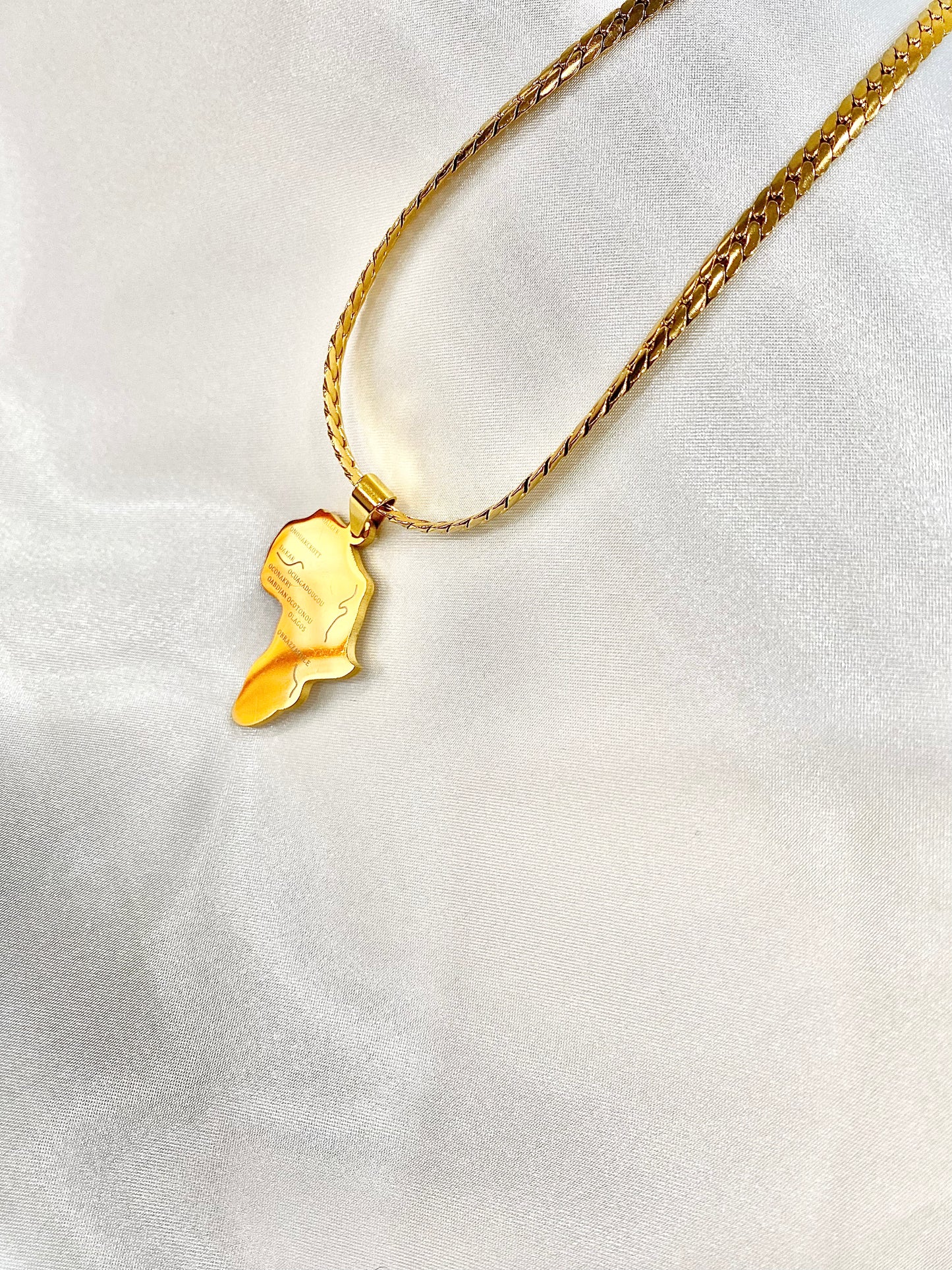 Dako - Gold Africa Map Pendant Necklace Gold-plated stainless steel