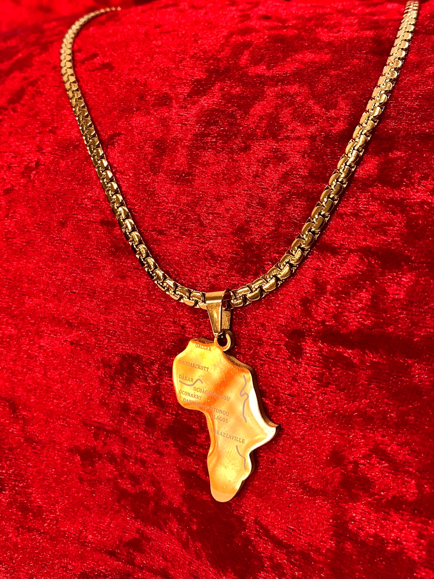 Dako - Gold Africa Map Pendant Necklace Gold-plated stainless steel