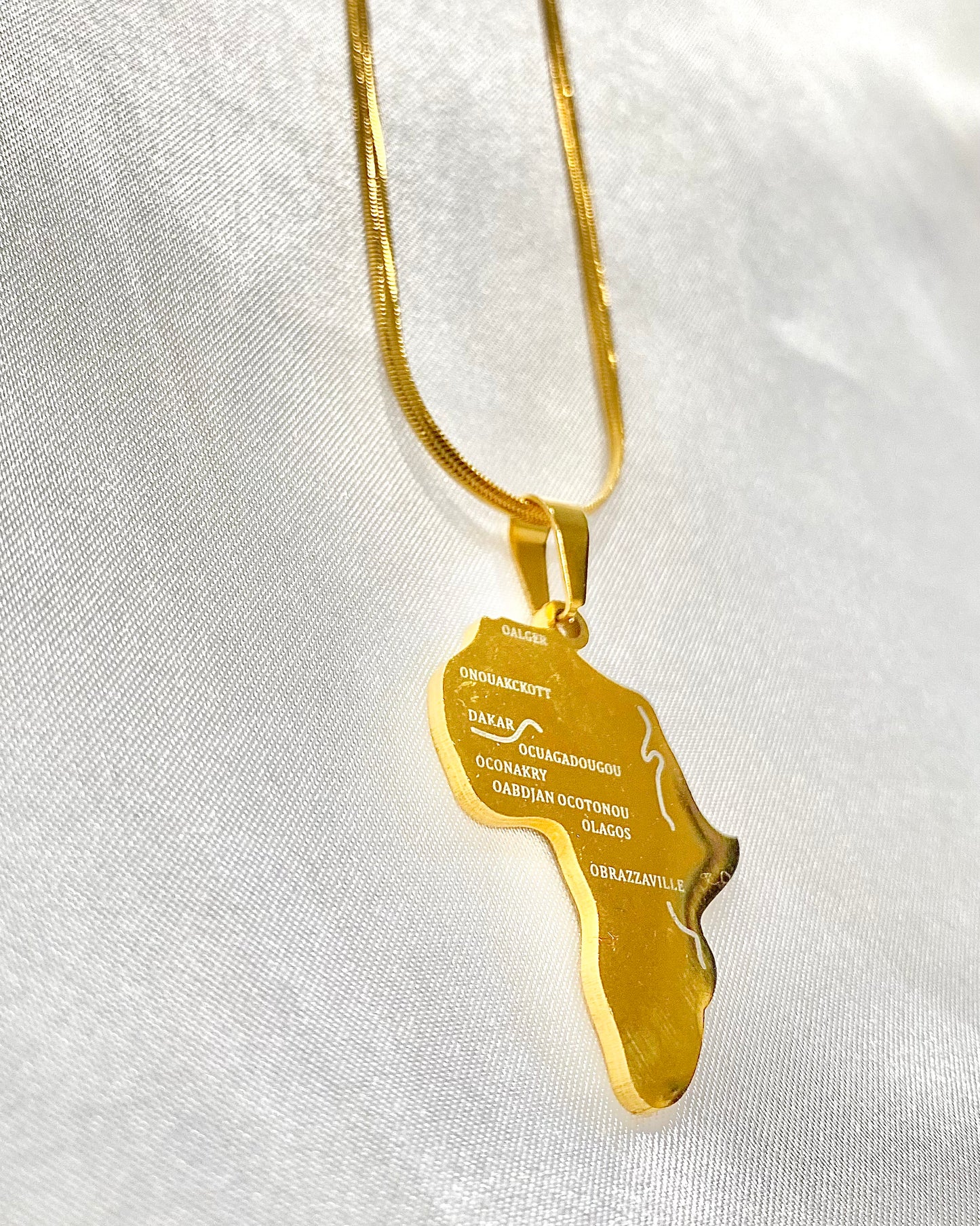 Dako - Gold Africa Map Pendant Necklace Gold-plated stainless steel